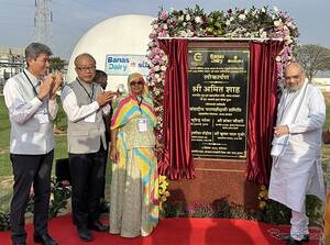 スズキ、インドで初のバイオガス・プラント稼働…牛糞からCNG車の燃料を生産