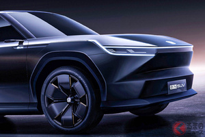 ホンダが新型「“真っ黒”SUV」実車展示！ 直線デザイン＆斬新ミラーがカッコイイ！ 2024年発売予定の「e：N SUV序」広州に登場