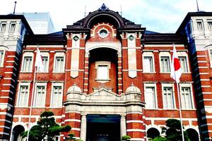 一歩間違えば「渋い駅舎」に！ なぜ東京駅は「欧風レンガ造り」にこだわったのか？ 都市の玄関口が回避した「和風の危機」