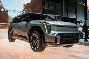 501馬力の最強3列シートSUV　迫力フェイスのキア「EV9 GT」　米で発表