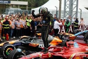 フェラーリが聖地モンツァで躍動！　ルクレールが好戦略で翻弄し“最速”マクラーレン勢下し大逆転優勝。角田裕毅はリタイア｜F1イタリアGP決勝