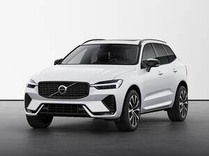 ボルボ「XC60」よりグロッシーブラックのアクセントでイメージアップの特別仕様車「Ultra B5 AWD Dark Edition」が登場