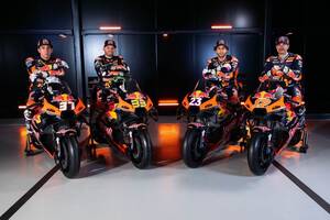 【MotoGP】KTM、2025年のマシンカラーは4台いっしょ！　サテライトのテック3もお馴染みレッドブルカラーに