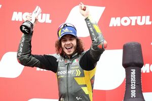 【MotoGP】「最高の気分だ！」VR46のベッツェッキ、ルーキーイヤーの表彰台ゲットにホクホク顔