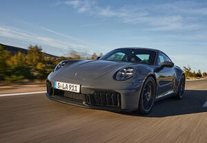 【気になるクルマ_2025】モータースポーツ由来のT-Hybridで進化した「ポルシェ911カレラGTS」を筆頭に「テスラ・モデルY」「メルセデスAMG E53ハイブリッド」をズバリ評価