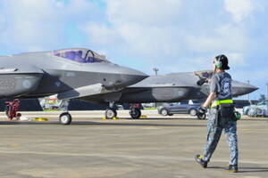 なぜ空自「F-35乗り」がグアムで汗水垂らして土いじり!? 日本人なら忘れちゃいけない“戦争の記憶”