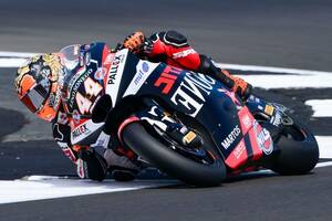 Moto2イギリス予選｜アロン・カネットがポールポジションを獲得。佐々木歩夢が17番手