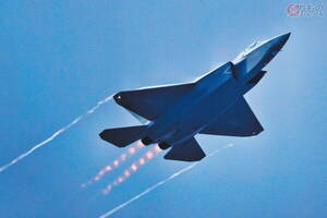 南アジア初！ パキスタンが中国の最新ステルス戦闘機を受領 “激安”大量納入とも 運用開始まもなくか？