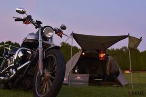バイク乗りなら一度は行きたい！ 「キャンプツーリング」って実際どうやるの？ 準備から設営まで“リアルな流れ”とは