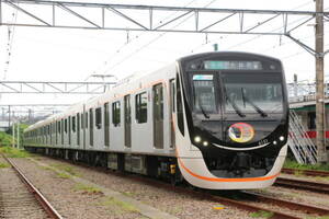 東急の「中古車両ばかり走る路線」が大変貌！今後は全て“生え抜き”に 5両編成の新車ついに公開