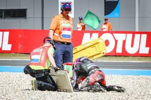 【MotoGP】オランダGPスプリントで転倒のアレイシ・エスパルガロ、決勝レースを欠場。回復を優先へ