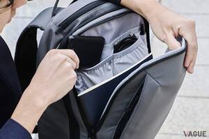 使いやすさにこだわった、超便利な機能を多数搭載！ コンパクトサイズでも収納力バツグンの「エレコム製バックパック」に登場した汎用性の高い新色とは