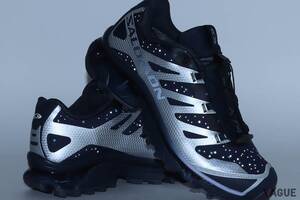 「アトモス×サロモン」から待望の第2弾コラボが登場！ “天体の衝突”がコンセプトのゴアテックス搭載「XT-4 OG GTX」をベースにした大注目の一足とは