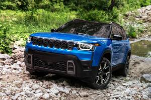 ジープ新型SUV『チェロキー』画像初公開　2026年発売へ　ハイブリッドとEVを導入