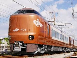 ビジネスホテルの一室が“まるで列車内”に!? 新型「やくも」コンセプトルームの恐るべき再現度！ 岡山駅直結