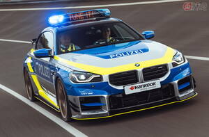 栃木県警よりイケてる!? 独警察仕様の「BMW M2パトカー」出現！ エンジンやサスペンションに改造も