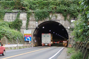 国道の超重要トンネル、実はもと“鉄道用”だった！ しかも「峠の名前が違う」!? 3種のトンネルが通る交通の要衝