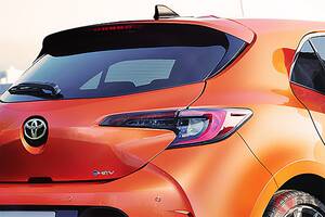 新車248万円から！ トヨタ新「“5人乗り”低燃費ハッチバック」がスゴイ！ 1リッター「約30km」走れる「全長4.3m級」モデル！ 走りが楽しい「“5人乗り”低燃費ハッチバック」に販売店の反響は!?