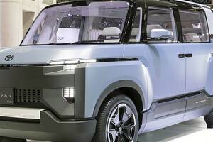 トヨタ新型「クロスバン」が2025年登場へ　ギア感満載で王者三菱「デリカD:5」に真っ向勝負か？