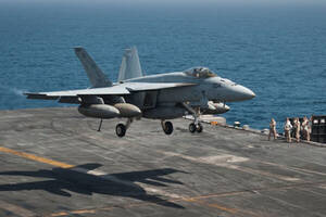 米空母またも「海に戦闘機落としました」約1週間で2機も失う 実は同件以外にも事故が多発している？