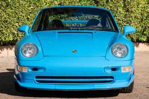 世界に1台のリビエラブルーのポルシェ「911カレラRS 3.8」が約1億2370万円で落札！オプション満載の魅力的なクラブスポーツ仕様は高値安定