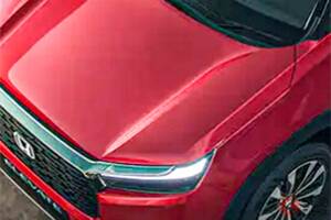 ホンダ新「SUV」発表！ 約210＆“カクカクデザイン”の「高コスパモデル」！ ブラック感増した「シグネイチャーブラックエディション」もイイ「エレベート」印国に登場