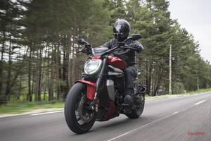 【ドゥカティ Xディアベル V4】登場！　至高のV4スポーツクルーザー、価格333万5000<span class=