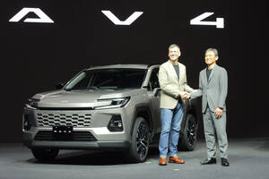 トヨタ　新型RAV4がついに車両OS「アリーン」を搭載してワールドプレミア