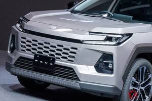 トヨタ新型「RAV4」世界初公開！ タフ＆スタイリッシュな「“SUVハンマーヘッド”デザイン」初採用！ ホワイト内装がカッコいい新グレード「CORE」登場！ どんなモデル？