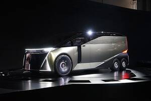 〈モビショー公開〉トヨタ、レクサスLSのコンセプトを初公開　6輪3列シートのプレミアムミニバン