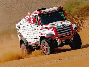 日野、ダカールラリー2026に参戦　初参戦から完走続けて今回で35回目