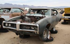 こんなの見たことない…　不思議な姿で保管されるクラシックカー　20選（前編）　ジャンクヤード探訪記