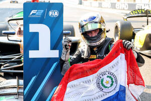 デュルクセンが今季2勝目。インビクタがFIA F2史上2チーム目のタイトル連覇果たす／第14戦レース2