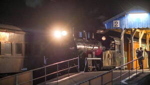 10時間以上かけて走る「夜行列車」が静岡県で運行へ 同じ区間も何度も往復！ 旧型客車6両にSLを連結