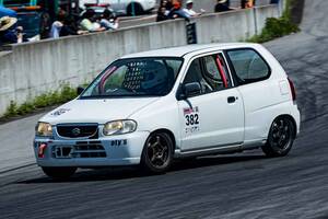 上位クラスを抑えて総合優勝！勝因は灼熱の5時間レースでもタレない耐久性を発揮した新作タイヤ