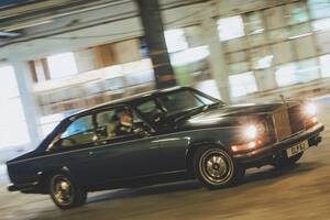 満ちる安心感と幸福感　ロールス・ロイス・カマルグ（2）　特定の角度が美しい長大ボディ