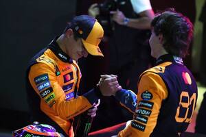 ノリスとピアストリの“平等”を貫いてきたマクラーレン、三つ巴決戦の最終戦も変わらず「オスカーにもチャンスがあることを尊重しなければならない」