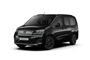 フィアット、人気MPV『ドブロ』にロング＋5シーター仕様の限定車“MAXI 5 Black Edition”を導入