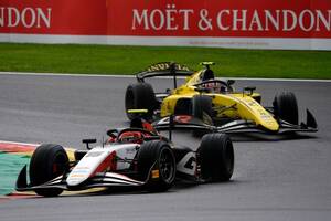 宮田莉朋、FIA F2スパ戦フィーチャーレース4位から2位へ繰り上がり。トップ2台への裁定により初表彰台獲得