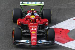 ハミルトンが最速。フェラーリ1−2で初日締めくくる……角田裕毅は14番手｜F1アゼルバイジャンGP FP2