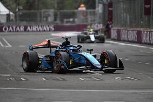 クラッシュ連発で赤旗3回の大波乱！　アストン育成クロフォードが最速。宮田莉朋は19番手｜FIA F2バクー予選