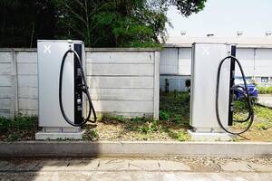 パワーエックス・国際興業、EVバス向け急速充電器の販売で提携　2025年内で10基目指す