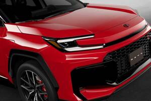 トヨタ「新型RAV4」が世界初公開！ スポーティな“GRスポーツ”も登場 初の独自OS搭載