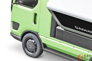 ダイハツの「斬新軽トラック」に大注目！ 全長3.4mで「今までにないドア」に画期的な荷台で便利に使えそう！ 高齢者にも優しいグリーンボディの「ツムツム」コンセプトとは