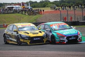 超高速トラックはFFハッチバックの独壇場に。サットンが予選最速＆勝利で選手権リードを堅持／BTCC第4戦
