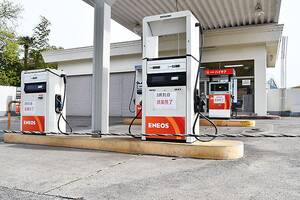 2024年度末の全国ガソリンスタンド数、30年連続減少でピークの半数以下に　経産省発表