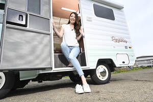 「車中泊女子」黒木美珠のVehicle&Life 【Vol.７】　誰もが憧れる秘密基地じゃん！　軽キャンピングカーの中は夢の空間だった