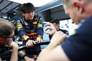角田裕毅、初日はフェルスタッペンから0.092秒差の8番手「アップグレードでのロングランができ、有意義な一日」