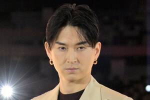 「松田翔太」が“愛車”の「高級車」を公開！ 「カッコ良すぎます」「写真集にしてほしい」声も？ イケメン俳優の「ジャガー」とは