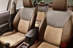 新車266万円！ トヨタ「小さな高級車 アクア」がスゴい！ 全長4mサイズにクラス超えの専用「豪華ブラウンインテリア」がサイコー！ 上質ブロンズも良い特別仕様車「ラフィネ」とは